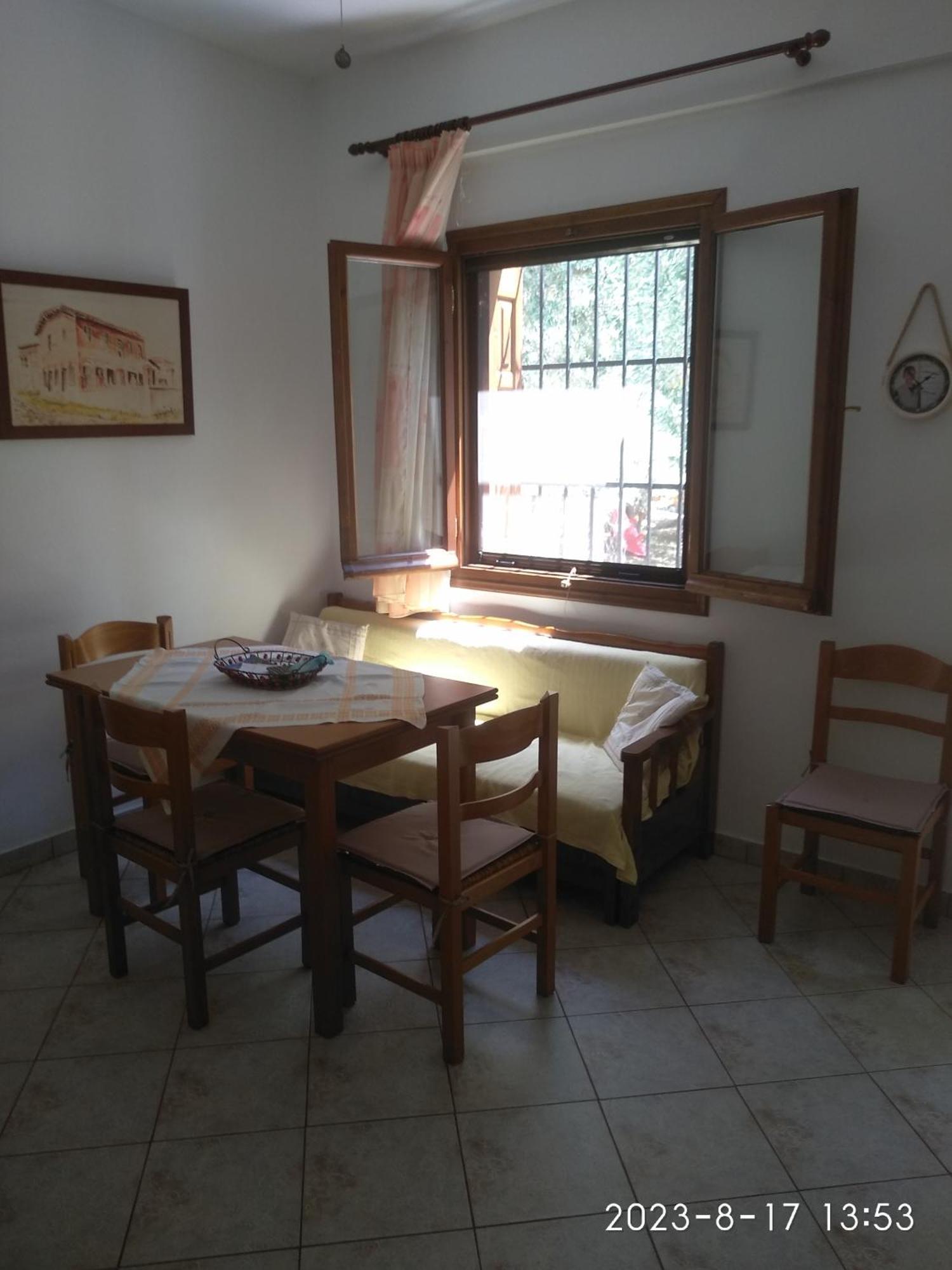 The Small House In The Olive Grove เลโฟกาสโตร ภายนอก รูปภาพ