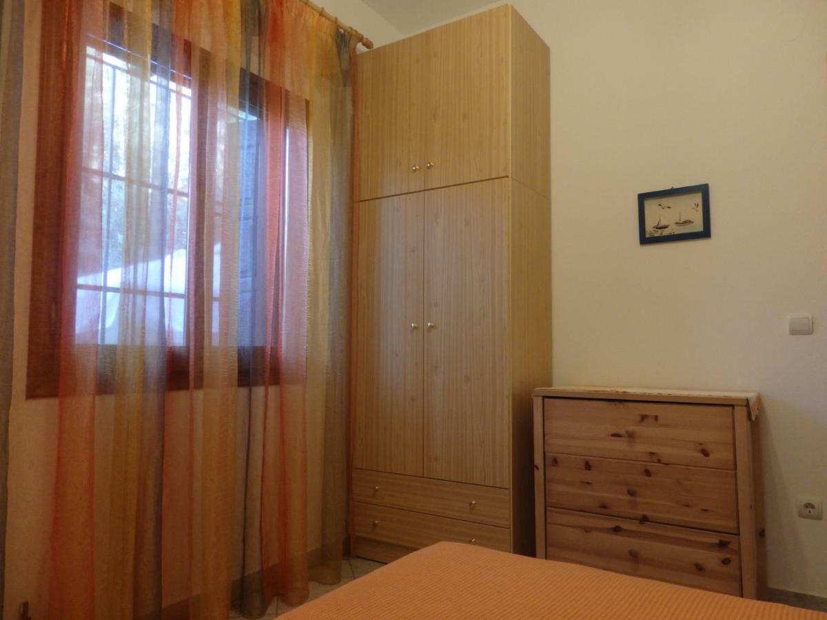 The Small House In The Olive Grove เลโฟกาสโตร ภายนอก รูปภาพ